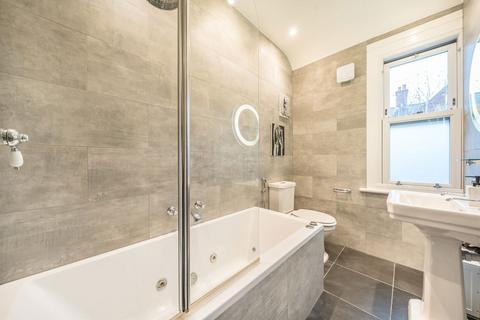 133 Coteford Street, London, SW17 8NX