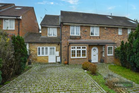 4 bedroom semi-detached house for sale, Kingsgate Avenue, London N3