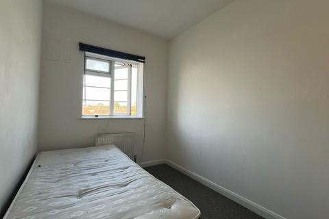 2 bedroom flat to rent, London Road, Slough, Berkshire, SL3