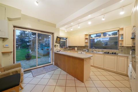 4 bedroom detached house to rent, Mulgrave Road, Harrow