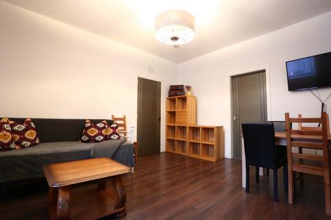 2 bedroom flat to rent, Tron Square, Edinburgh, EH1