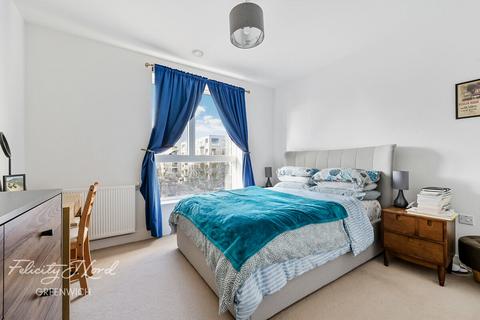 2 bedroom apartment for sale, Peartree Way, London, SE10 0JR