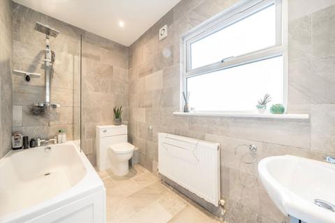 1 bedroom flat for sale, Faversham Road, London SE6