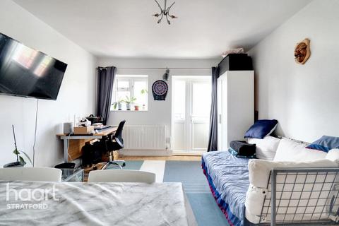 33 Dawn Crescent, London, E15 3PB