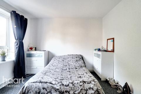33 Dawn Crescent, London, E15 3PB