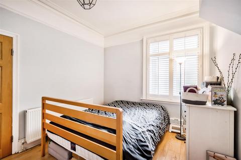 1 bedroom flat for sale, Buckingham Road, South Woodford