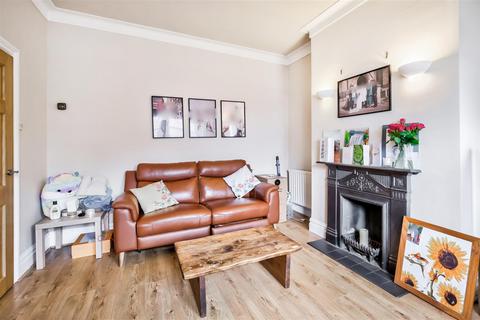 1 bedroom flat for sale, Buckingham Road, South Woodford