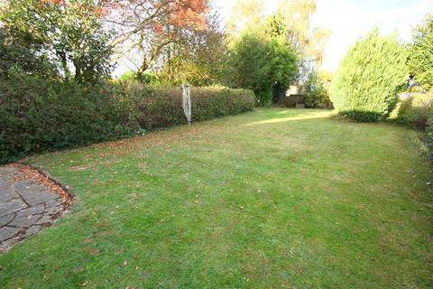 2 bedroom detached bungalow for sale, Shaftesbury Drive, Maidstone ME16