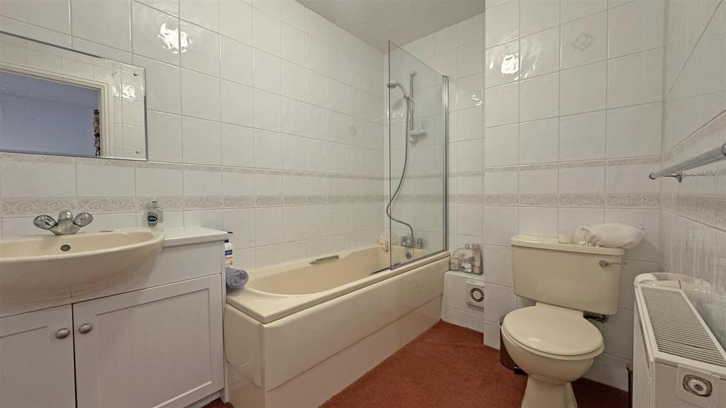 Bathroom (3).jpg