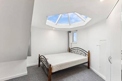 3 bedroom apartment to rent, Great Eastern Street, London, EC2A