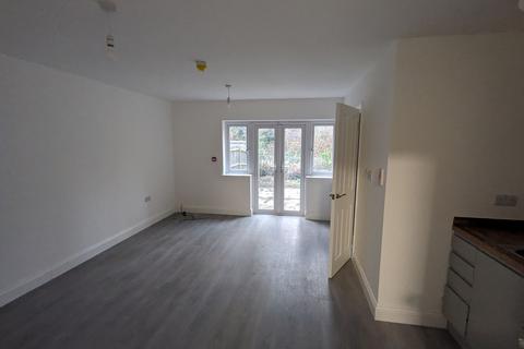 1 bedroom in a house share to rent, Croydon SE25