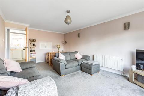 15, Windermere Court, 44 Park Road, Kenley, CR8 5AR