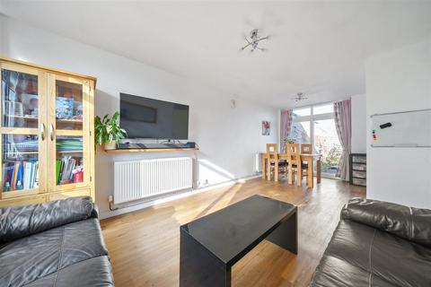 2 bedroom terraced bungalow for sale, Seaton Drive, Bedford