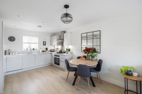 Flat 1, Brambling Court, 4 Brocklehurst Way, Horley, RH6 8GP