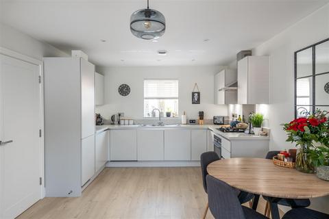 Flat 1, Brambling Court, 4 Brocklehurst Way, Horley, RH6 8GP