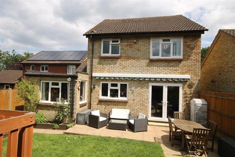 4 Ten Acres, Fetcham, Leatherhead, KT22 9XQ