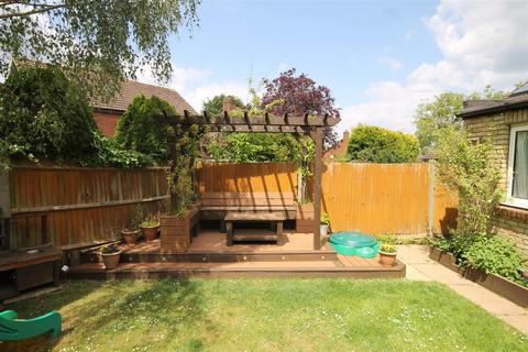 4 Ten Acres, Fetcham, Leatherhead, KT22 9XQ
