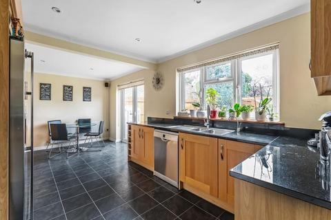 4 Ten Acres, Fetcham, Leatherhead, KT22 9XQ