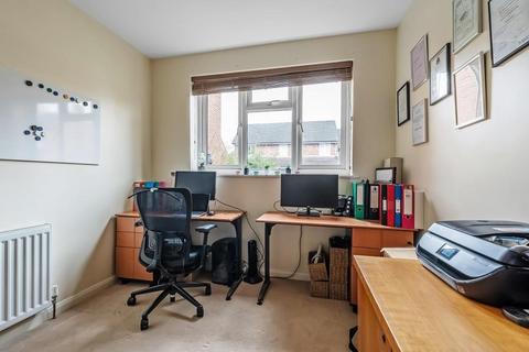 4 Ten Acres, Fetcham, Leatherhead, KT22 9XQ