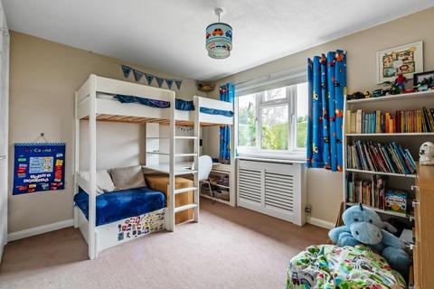 4 Ten Acres, Fetcham, Leatherhead, KT22 9XQ
