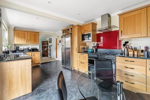 4 Ten Acres, Fetcham, Leatherhead, KT22 9XQ