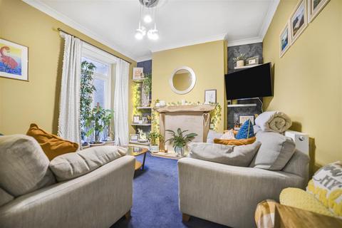 27 Cwrt Sart, Neath, SA11 2ST