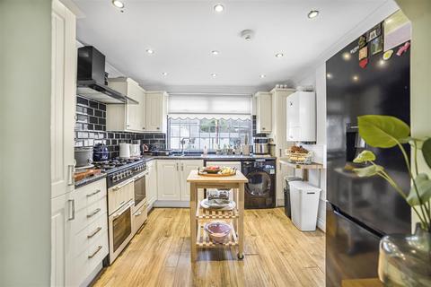 27 Cwrt Sart, Neath, SA11 2ST