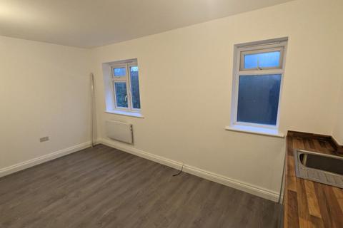 1 bedroom terraced house to rent, London SE25