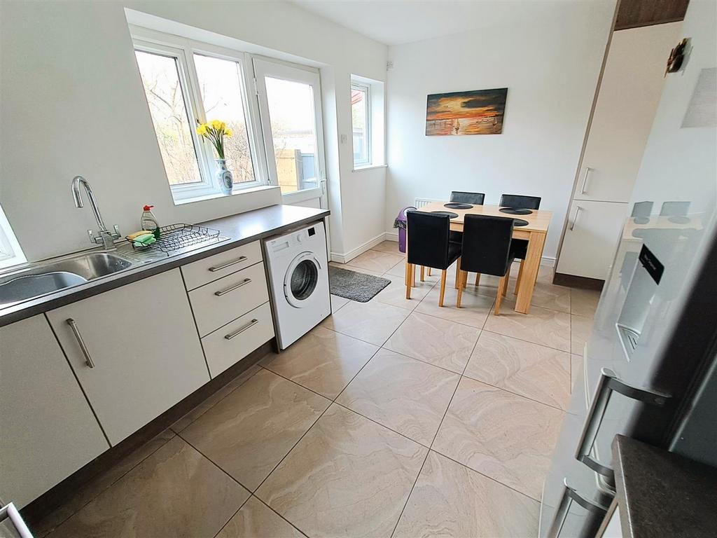 Re Fitted Kitchen/Diner