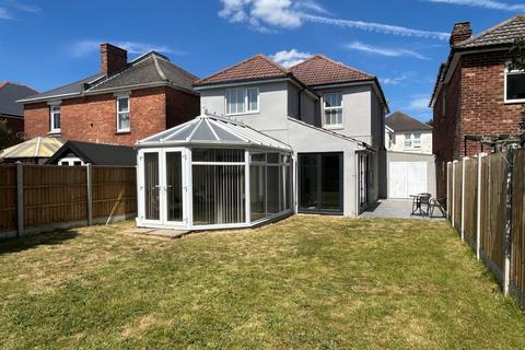 4 bedroom detached house for sale, Shelbourne Road, CHARMINSTER, BH8