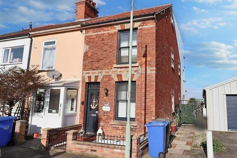 3 bedroom end of terrace house for sale, Lake View Road, Oulton Broad