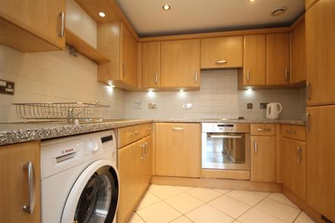 2 bedroom flat to rent, Stoke Road, Guildford