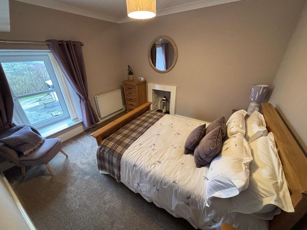 Front bedroom 1