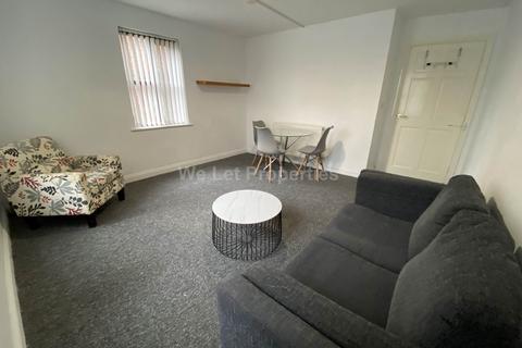 2 bedroom apartment to rent, Ardwick Green, Manchester M12