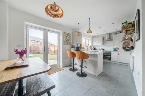 4 bedroom detached house for sale, Maes Sarn Wen, Four Crosses, Llanymynech.