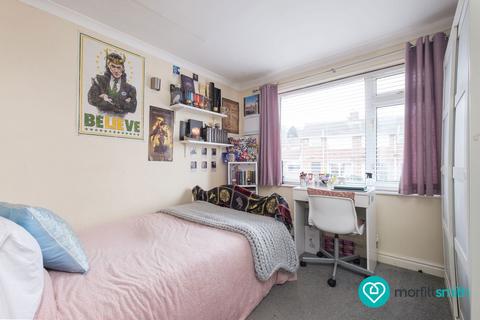 9 Sandstone Close, Sheffield, S9 1AH