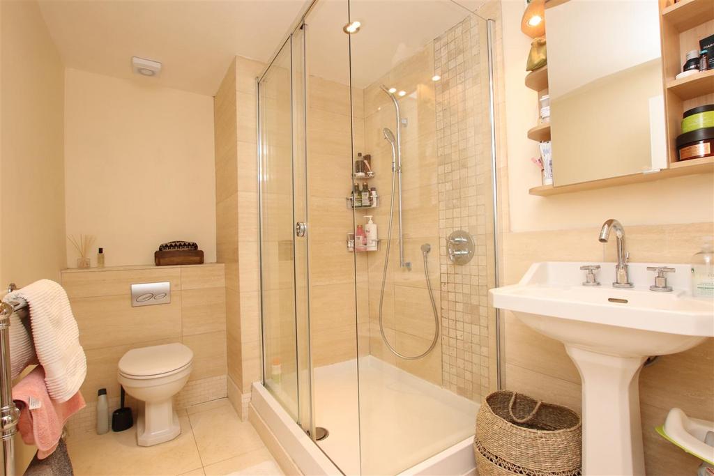 Shower room (2).JPG