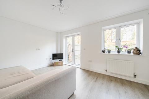 4 bedroom end of terrace house for sale, Hunters Place, Surrey GU26