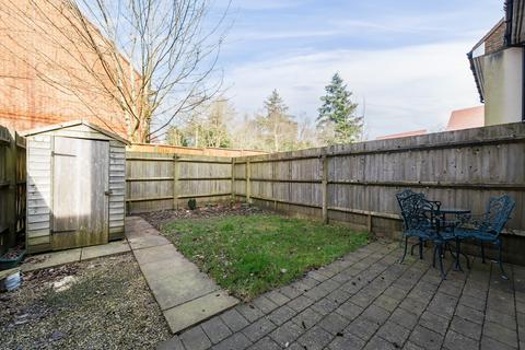 4 bedroom end of terrace house for sale, Hunters Place, Surrey GU26