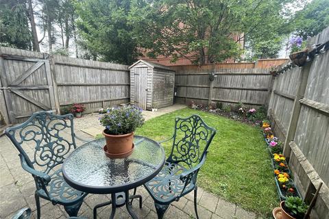 4 bedroom end of terrace house for sale, Hunters Place, Surrey GU26