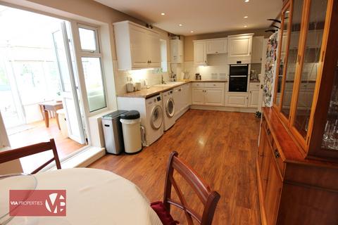 3 bedroom terraced house for sale, Monkswood Avenue, Waltham Abbey EN9