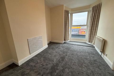 3 bedroom apartment to rent, Beverley Road Flat, Hull