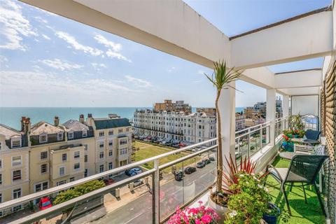 3 bedroom penthouse for sale, St. Catherines Terrace, Hove BN3