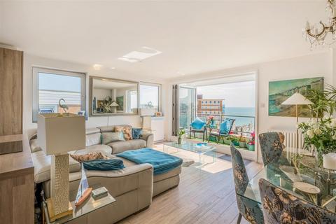 3 bedroom penthouse for sale, St. Catherines Terrace, Hove BN3