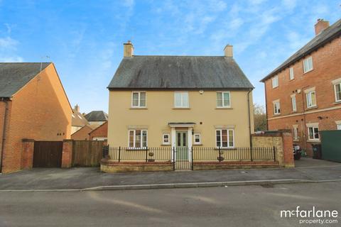 4 bedroom detached house for sale, Nursery Close, Swindon SN4