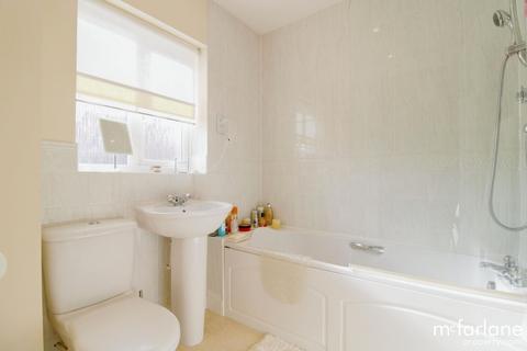 16 Nursery Close, Wroughton, Swindon, SN4 9DR