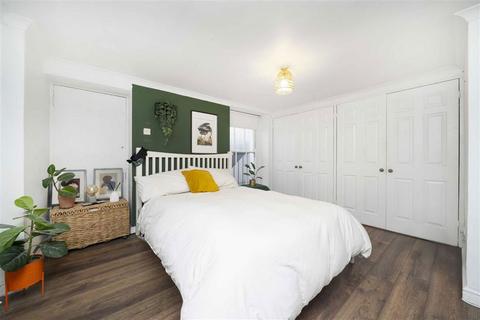 18b Ford Square, London, E1 2HS