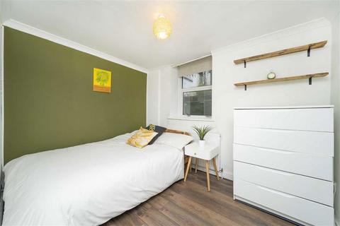 18b Ford Square, London, E1 2HS