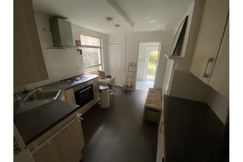 4 bedroom terraced house to rent, SOLON ROAD, BRIXTON, SW2