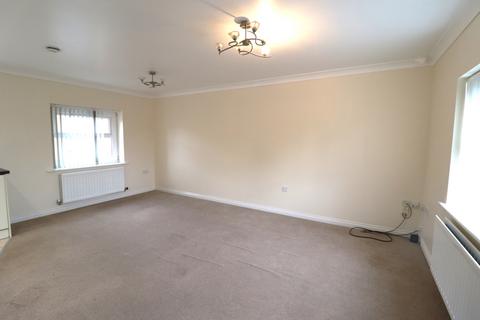 2 bedroom maisonette to rent, Faulkner Drive